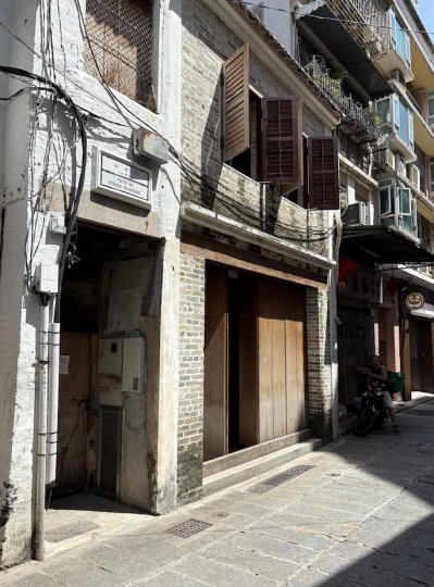 澳门果栏街19号
摄影:罗颖
 
 澳门果栏街19号
摄影:罗颖