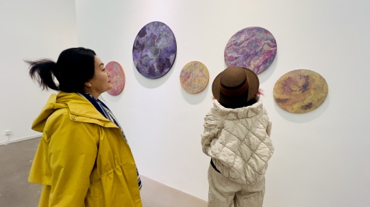 《辉光涌流》曾晖个展｜坚韧的破碎之花