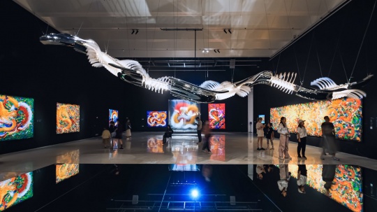 艺术与科幻的巅峰对话：贾伟KK荣获芭莎艺术大奖，作品《涅槃》获卡梅隆盛赞！