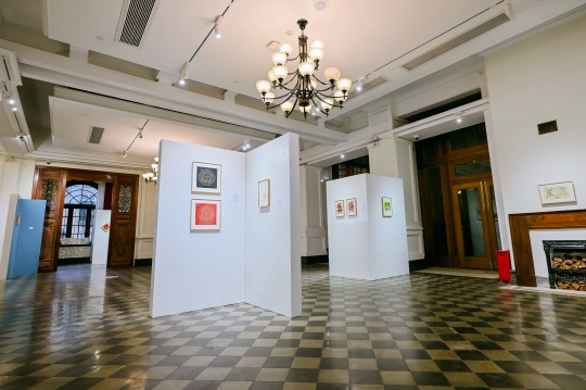 中央美术学院版画系师生百人联展《瑞马盈祥》——丙午马年贺年小版画展开幕式于广州沙面AIO举行