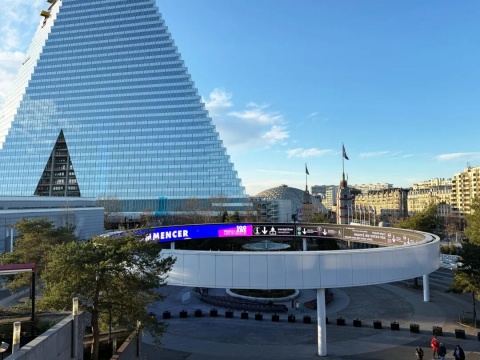 巴黎回声：张肇达水墨“醒狮”展示东方哲思