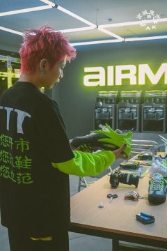 00后策展人把鬼市搬进798：与56位创作者，4晚限时“共创”