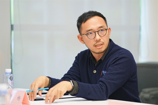 四川音乐学院美术馆馆长、川音成都美术学院副院长曾杨
