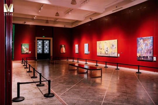 云南美术馆“梦呓者的日记——周章科绘画作品展”揭幕 以三大板块梳理个体艺术之旅