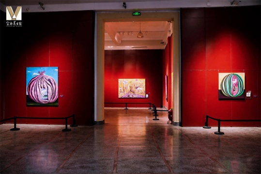 云南美术馆“梦呓者的日记——周章科绘画作品展”揭幕 以三大板块梳理个体艺术之旅