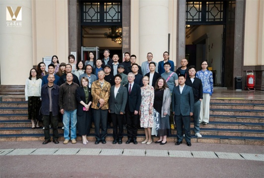 研讨会嘉宾合影
