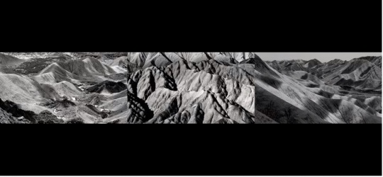 吴穹&nbsp;《新地形学：西北》 尺寸可变 分辨率：57601080 时长：5分00秒 2025

&nbsp;
