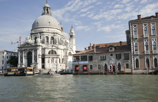 2011年威尼斯双年展平行展-未来通行证的第一展馆Venice Biennale Future Pass
