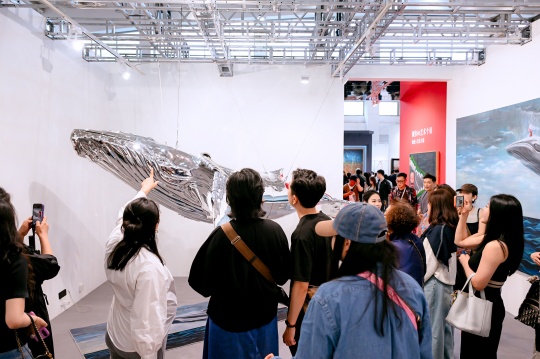 《鲲鹏翼动》，贾伟KK，展览现场，2026北京当代艺博会D23

