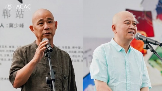 艺术总监方力钧为开幕式致辞
策展人冀少峰开幕式现场分享

