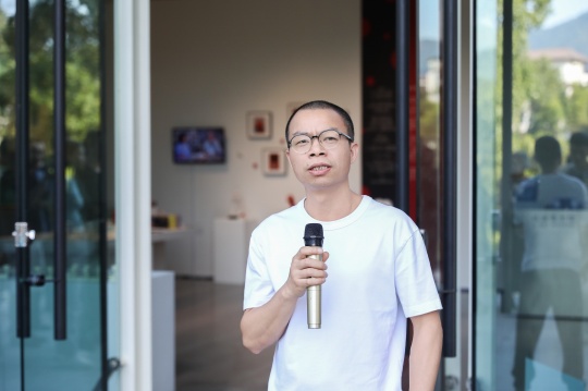 艺术家陈春木
