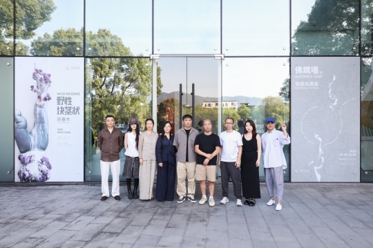 从左至右，曹茂超、朱雨格、何情、梁芳、鸟东吾、黑余、陈春木、余潮茁、林林峰
