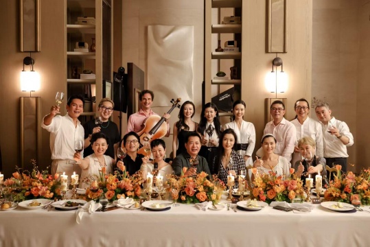宸园139藏家俱乐部启幕仪式现场

&nbsp;
